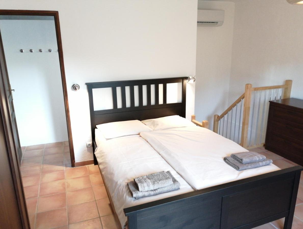 Les 3 Hirondelles Appartement Pont-Saint-Esprit Buitenkant foto