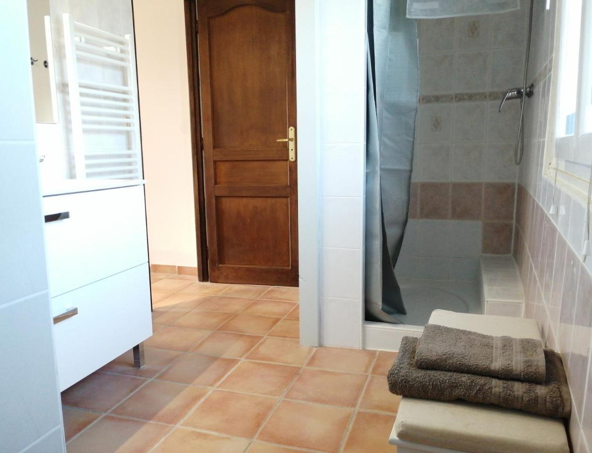 Les 3 Hirondelles Appartement Pont-Saint-Esprit Buitenkant foto